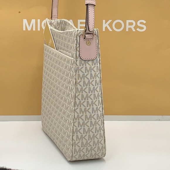 MICHAEL KORS 
Jet Set Travel Large Logo Messenger Bag
COLOR PWD BLSH MLT
NWT - Picture 6 of 16